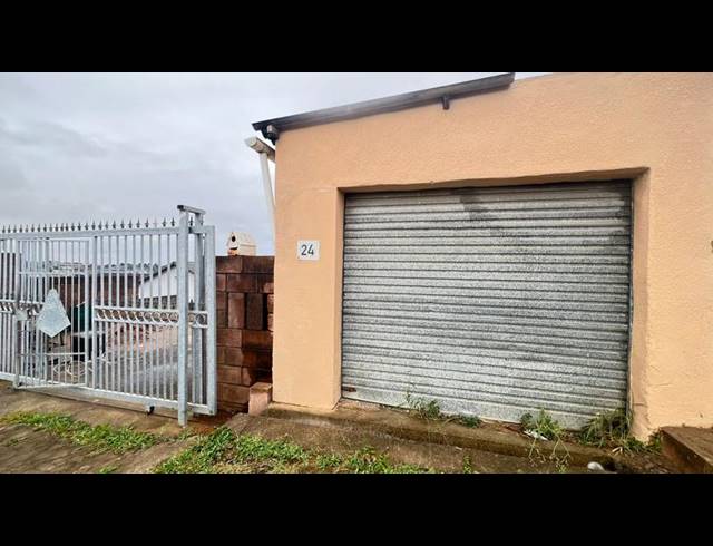 3 BEDROOM HOUSE FOR SALE IN UMLAZI Q